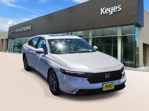 Used 2024 Honda Accord EX image 3