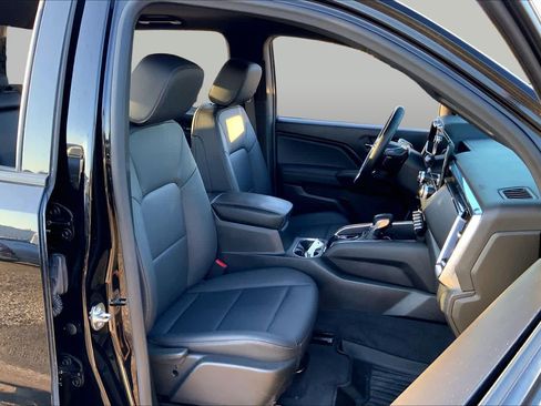 Used 2024 GMC Canyon Elevation w/ Elevation Premium Package RWD image 9