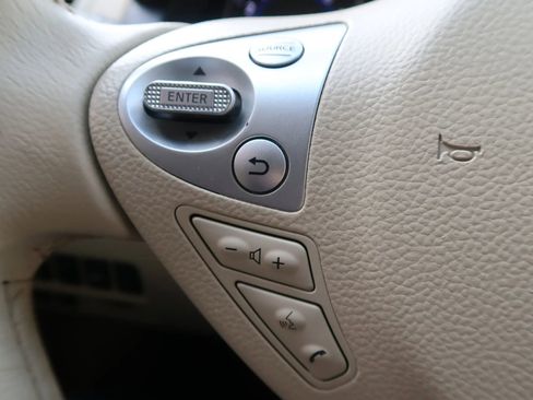 Used 2017 INFINITI QX70 3.7 w/ Premium Package image 41