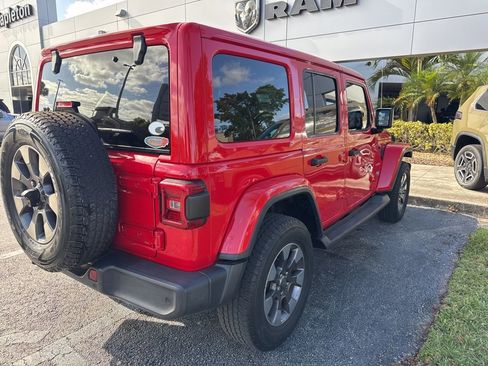 Used 2019 Jeep Wrangler Unlimited Sahara image 7