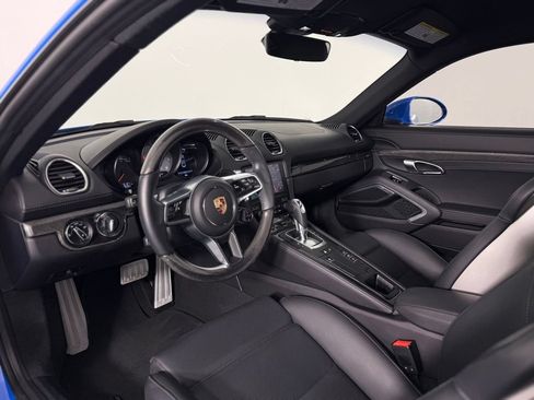 Certified 2024 Porsche 718 Cayman S RWD image 4
