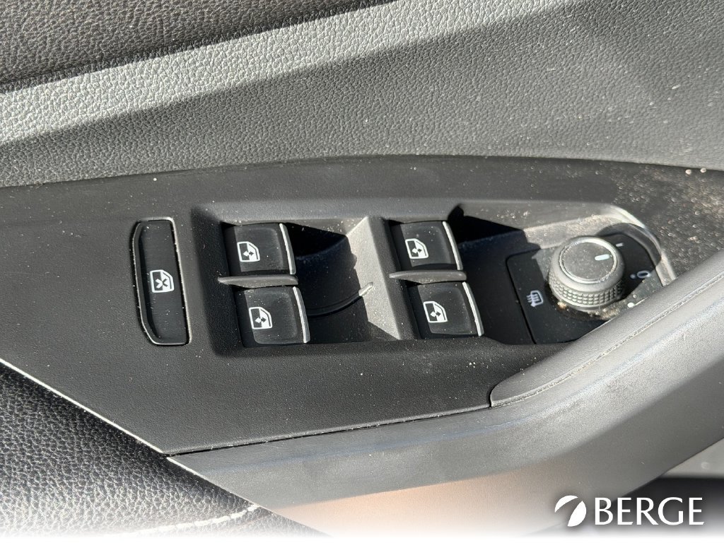Used 2025 Volkswagen Jetta Sport FWD image 31