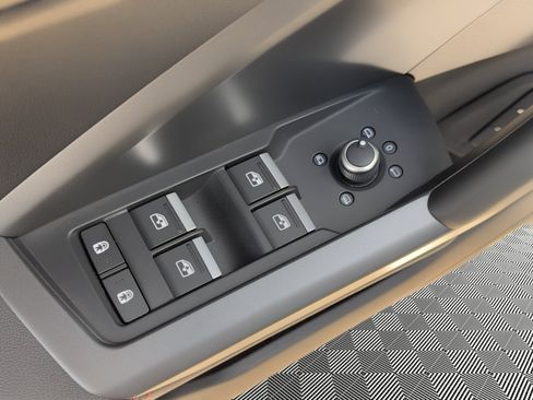 Certified 2025 Audi Q3 2.0T Premium Plus w/ Premium Plus Package image 15