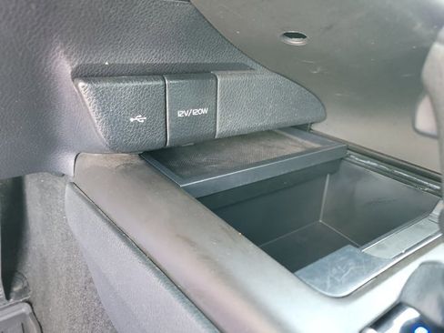 Used 2022 Toyota Camry LE image 12