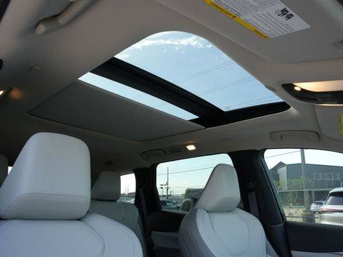 Certified 2026 INFINITI QX60 Pure w/ Cargo Package FWD image 23