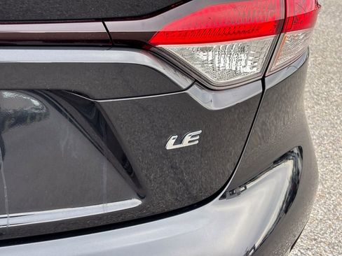 Used 2022 Toyota Corolla LE image 12