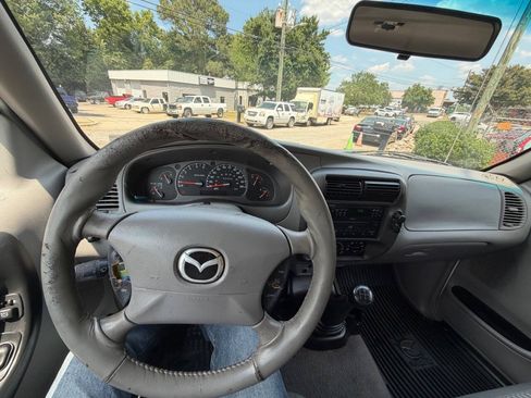 Used 2002 MAZDA B-Series Pickup 2WD Cab Plus B2300 image 11