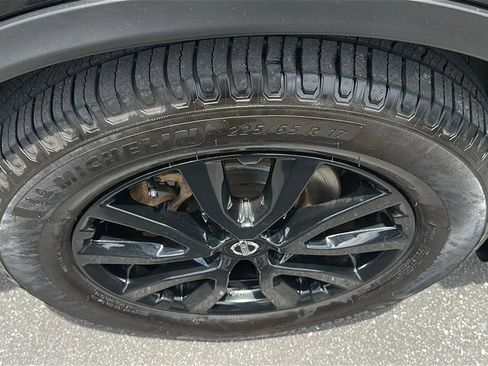 Used 2017 Nissan Rogue SV w/ Midnight Edition FWD image 13