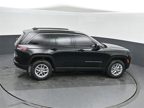 New 2025 Jeep Grand Cherokee Laredo X w/ Luxury Tech Group I image 29