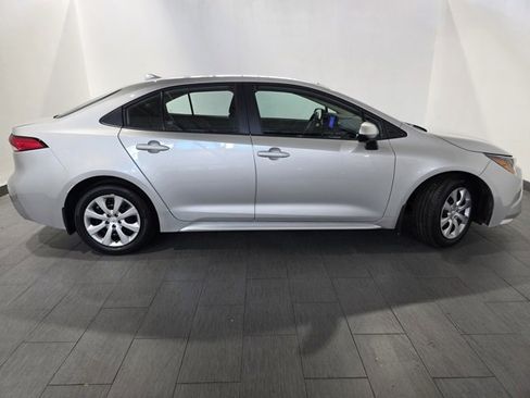 Used 2023 Toyota Corolla LE image 6