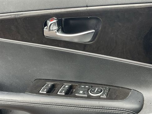 Used 2017 Kia Sorento LX image 20