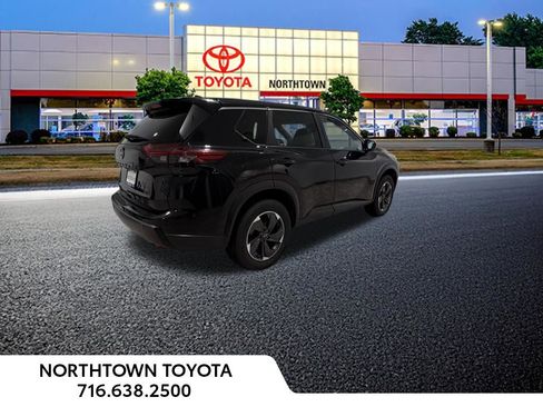 Used 2024 Nissan Rogue SV AWD/4WD image 12