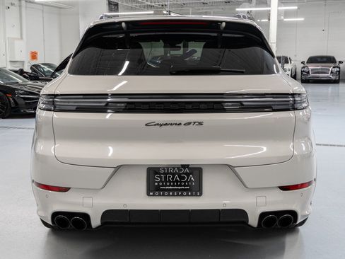 Used 2025 Porsche Cayenne GTS AWD/4WD image 7