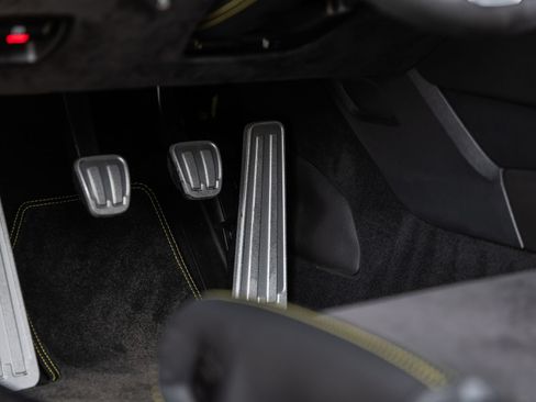 Certified 2016 Porsche Cayman GT4 RWD image 33