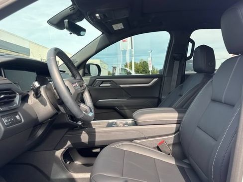 Used 2026 GMC Acadia Elevation w/ Elevation Premium Package FWD image 14