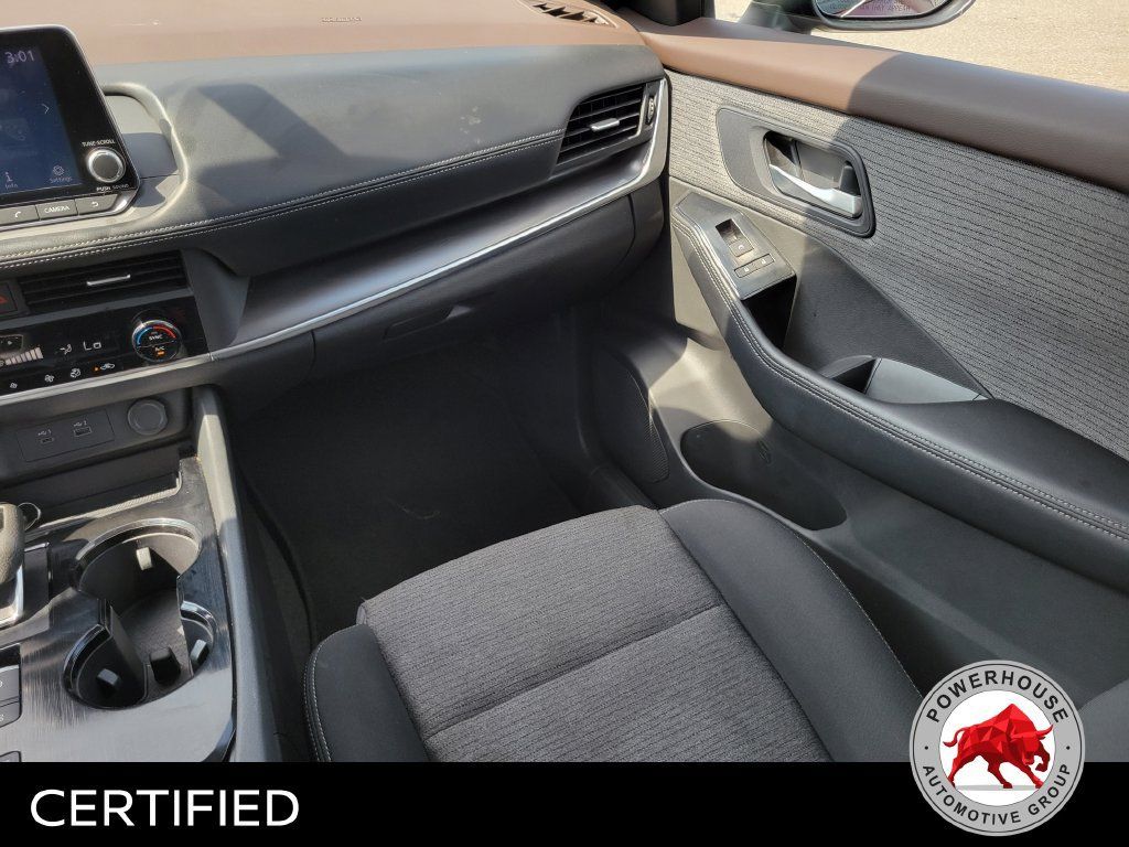 Used 2023 Nissan Rogue SV FWD image 21