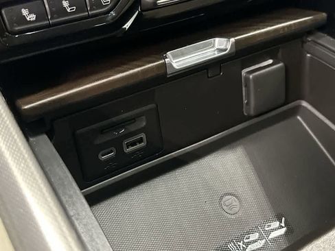 Used 2021 GMC Yukon XL Denali w/ Denali Premium Package RWD image 25