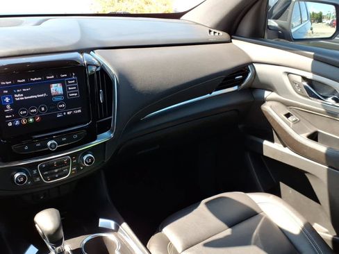 Used 2023 Chevrolet Traverse LT AWD/4WD image 16