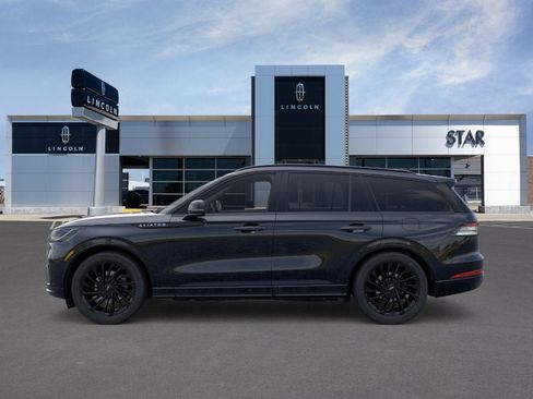 New 2026 Lincoln Aviator Reserve w/ Jet Appearance Package AWD/4WD image 3