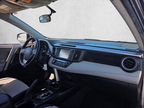 Used 2016 Toyota RAV4 XLE FWD image 14
