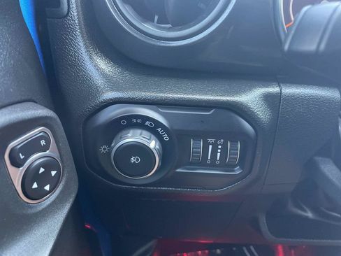 Used 2022 Jeep Wrangler Unlimited Sport AWD/4WD image 25