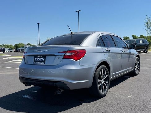 Used 2013 Chrysler 200 Touring w/ S Exterior Appearance Pkg FWD image 5