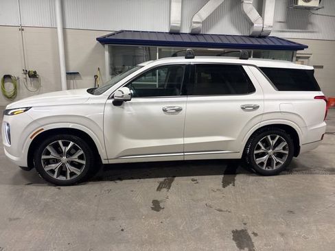 Used 2022 Hyundai Palisade Limited w/ Winter Package image 4