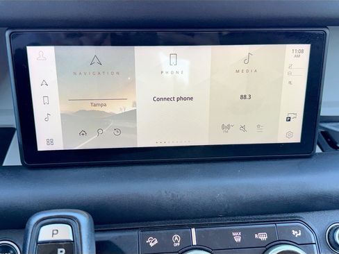 Used 2020 Land Rover Defender 110 HSE image 29