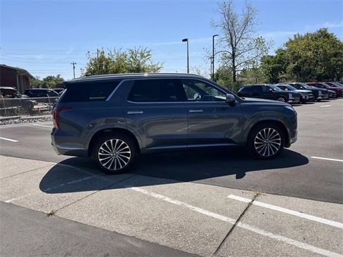 Used 2025 Hyundai Palisade Calligraphy image 4