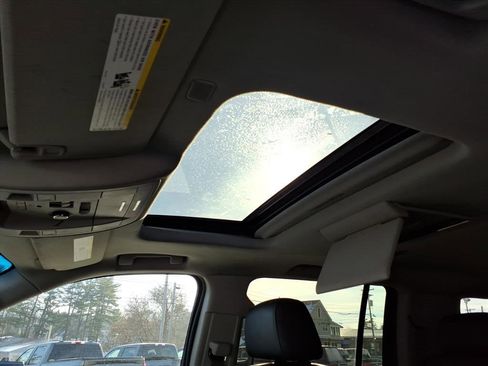 Used 2019 Chevrolet Suburban LT image 14