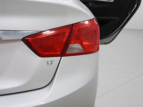 Used 2015 Chevrolet Impala LT FWD image 23
