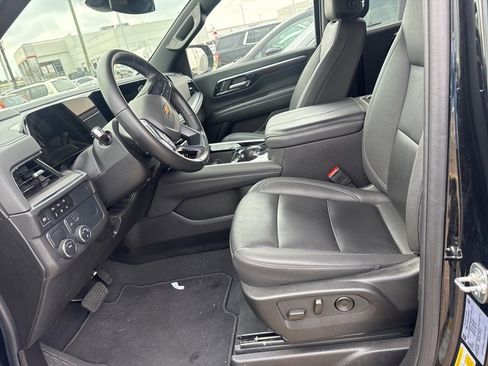 Used 2025 Chevrolet Tahoe LT image 8