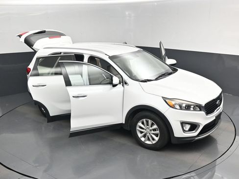 Used 2017 Kia Sorento EX w/ EX V6 Premium Package FWD image 19