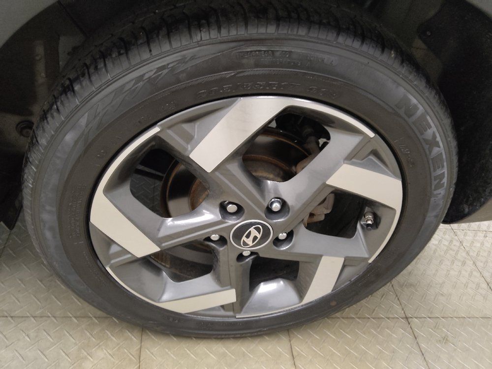 Used 2023 Hyundai Venue SEL FWD image 31