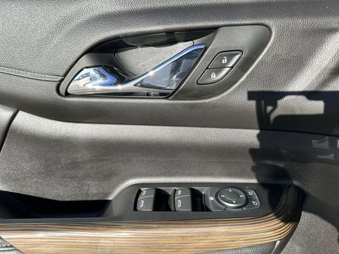 Used 2023 GMC Acadia SLE w/ Driver Convenience Package image 24