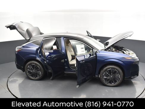 Certified 2025 Nissan Murano Platinum w/ Cargo Package image 33