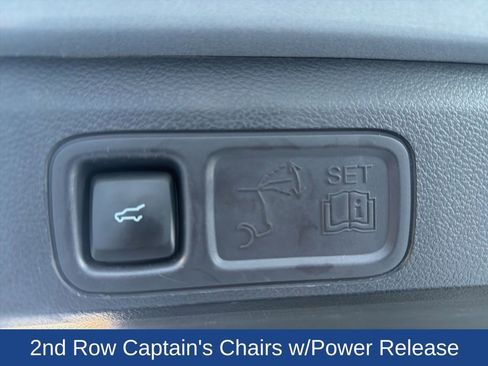 Certified 2024 Ford Expedition XLT image 10