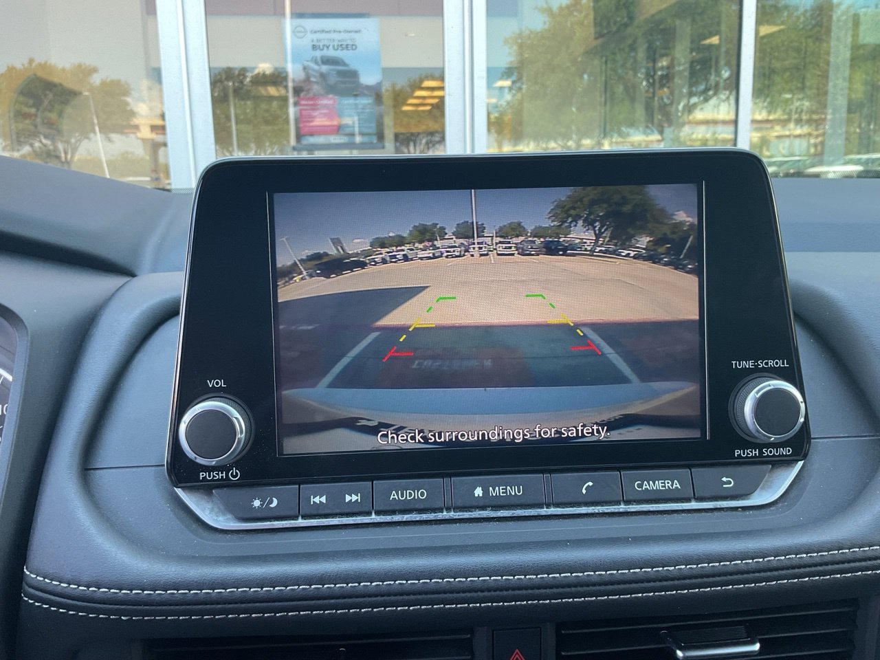 Used 2025 Nissan Rogue SV FWD image 32