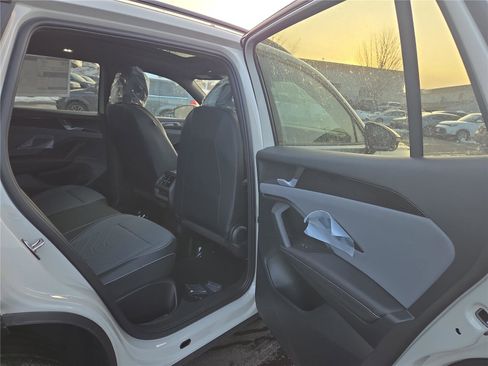 New 2026 Volkswagen Tiguan SE R-Line image 28