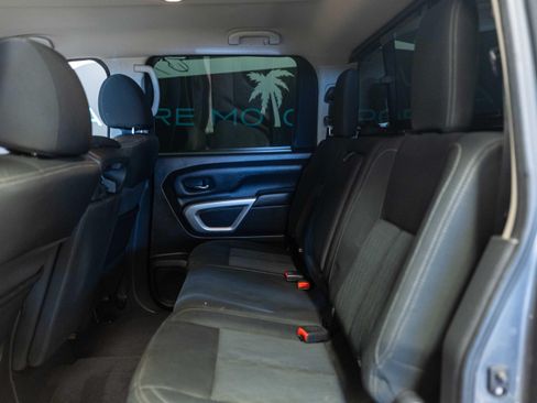 Used 2017 Nissan Titan SV AWD/4WD image 11