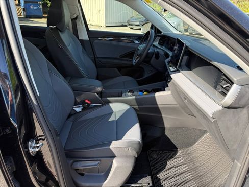 New 2026 Volkswagen Tiguan SE AWD/4WD image 28