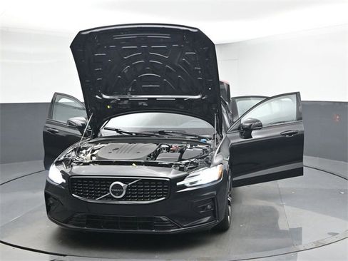 Used 2024 Volvo S60 B5 Plus image 51