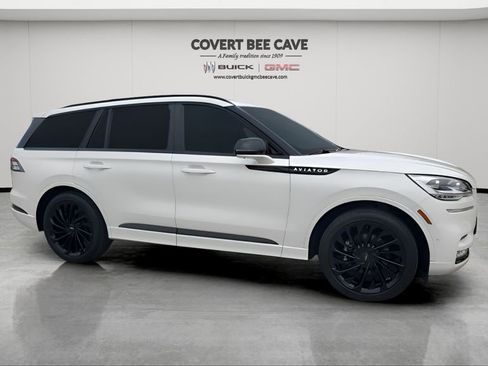 Used 2023 Lincoln Aviator Reserve w/ Equipment Group 201A image 12