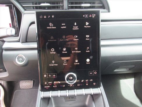 Used 2025 GMC Terrain Elevation w/ Elevation Premium Package image 26