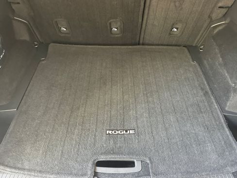 Used 2024 Nissan Rogue SV FWD image 17