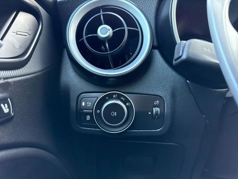 Used 2022 Alfa Romeo Stelvio Veloce image 40