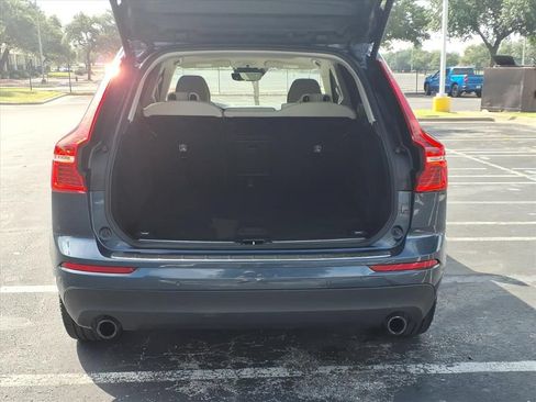 Used 2021 Volvo XC60 T5 Momentum w/ Protection Package Premier AWD/4WD image 16
