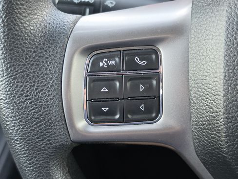 Used 2022 RAM 1500 Classic SLT w/ Electronics Group AWD/4WD image 16
