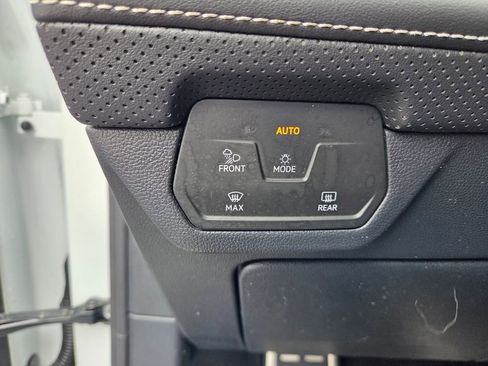 Used 2024 Volkswagen Atlas SEL Premium R-Line image 26