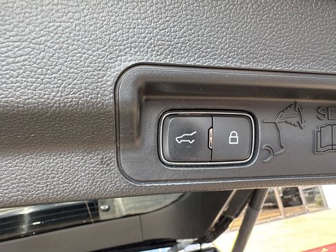 Used 2023 Ford Explorer ST-Line AWD/4WD image 13